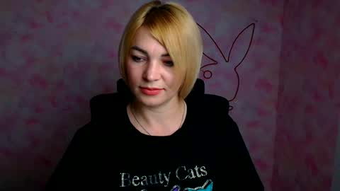 Snapshot of jennifer_cuttie chatting on June 23, 11:41 am Jennifer online show from June 23, 11:41 am