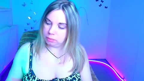 Jennifer online show from April 5, 5:59 am