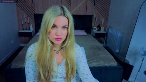 Jennifer Perezz online show from June 1, 5:03 pm