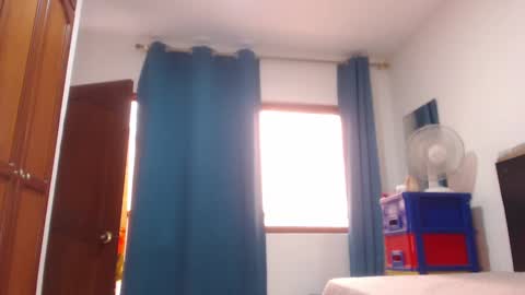 Snapshot of jennifer_t chatting on March 11, 7:03 pm jennifer_t online show from March 11, 7:03 pm