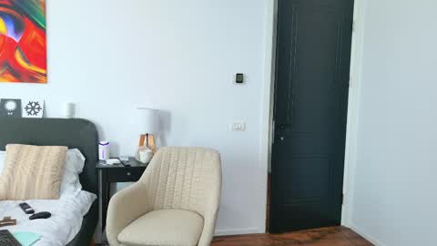 Snapshot of jenniferleee chatting on February 23, 7:33 am Jenny online show from February 23, 7:33 am