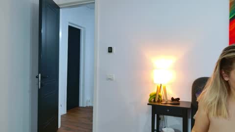 Snapshot of jenniferleee chatting on October 13, 6:52 pm Jenny online show from October 13, 6:52 pm