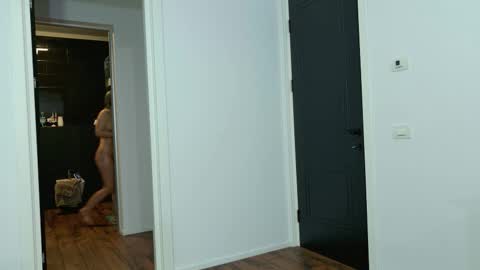 Snapshot of jenniferleee chatting on November 17, 8:25 pm Jenny online show from November 17, 8:25 pm