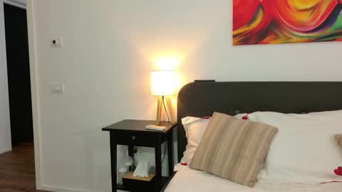 Snapshot of jenniferleee chatting on December 14, 8:57 pm Jenny online show from December 14, 8:57 pm