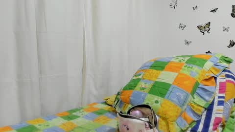 Snapshot of jenniferloveyou chatting on December 11, 2:52 am jenniferloveyou online show from December 11, 2:52 am