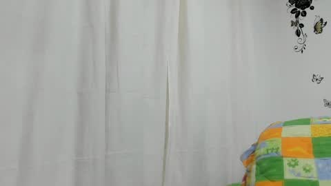 Snapshot of jenniferloveyou chatting on December 14, 2:56 am jenniferloveyou online show from December 14, 2:56 am