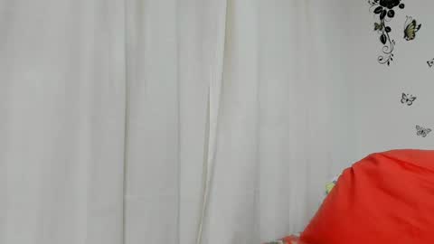 Snapshot of jenniferloveyou chatting on December 28, 11:52 am jenniferloveyou online show from December 28, 11:52 am