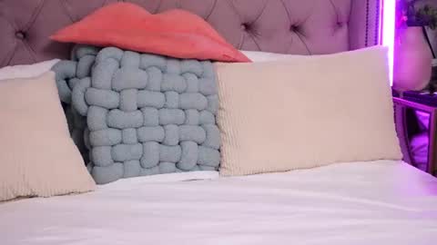 Snapshot of jenniferlovvex chatting on July 23, 5:05 am JenniferLovveX online show from July 23, 5:05 am