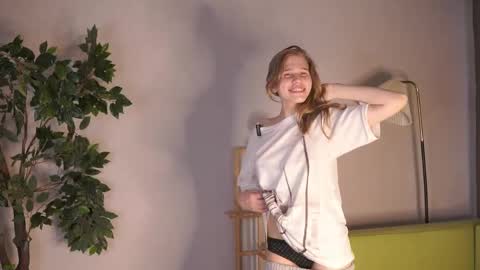 Sofia  online show from April 1, 1:41 pm