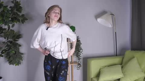 Sofia  online show from April 2, 7:17 am