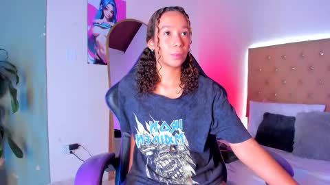 Snapshot of jenny__lawrence chatting on November 12, 8:30 pm jenny__lawrence online show from November 12, 8:30 pm