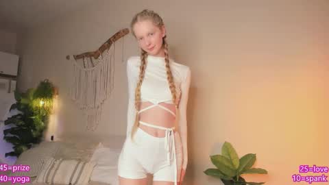 Jenny  online show from December 17, 8:37 pm