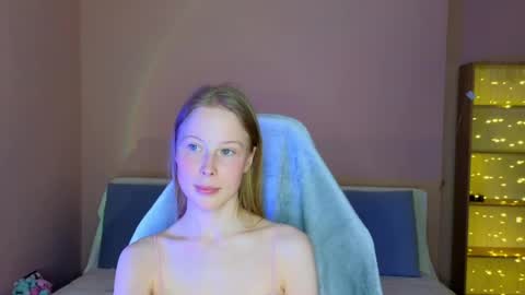 Snapshot of jenny_angelok chatting on April 25, 1:14 pm Next broadcast on December 05 subject to change online show from April 25, 1:14 pm