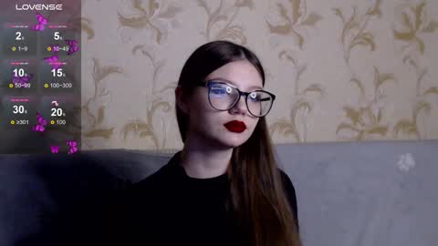 Snapshot of jenny_clare chatting on December 22, 9:01 pm Jenny online show from December 22, 9:01 pm