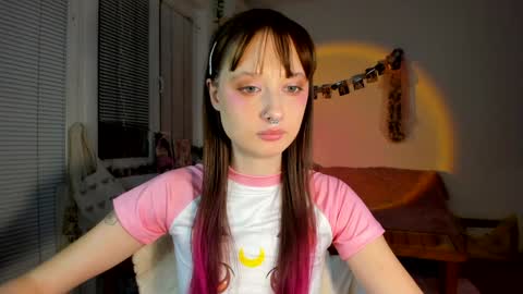 Jennifer Jenny Darling   online show from December 5, 6:33 pm