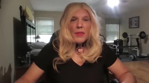 Snapshot of jenny_gurl2021 chatting on April 24, 11:18 pm jenny gurl online show from April 24, 11:18 pm