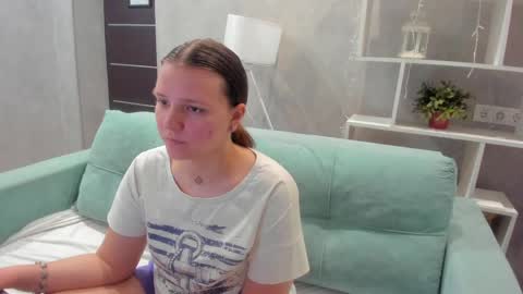 Snapshot of jenny_jimmy chatting on June 8, 9:20 am Jenny online show from June 8, 9:20 am