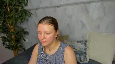 Snapshot of jenny_jimmy chatting on July 2, 9:15 am Jenny online show from July 2, 9:15 am