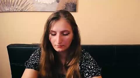 Snapshot of jenny_smille_ chatting on June 11, 8:56 am jenny_smille_ online show from June 11, 8:56 am