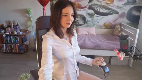 Snapshot of jennycutey chatting on February 16, 3:24 am jennycutey online show from February 16, 3:24 am