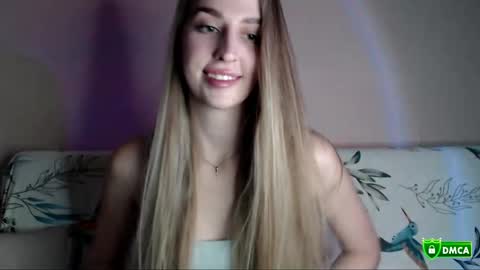 Snapshot of jennyjansen chatting on December 19, 12:23 pm The Flower Power Models online show from December 19, 12:23 pm