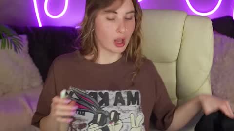 Snapshot of jennyyluv chatting on November 14, 2:43 am JENNY online show from November 14, 2:43 am