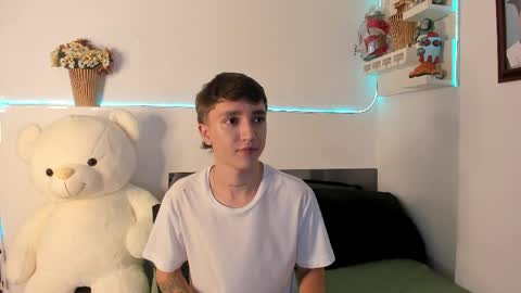 jero independent model online show from April 8, 6:46 am