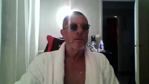 Snapshot of jerflor chatting on October 29, 3:58 pm jerflor online show from October 29, 3:58 pm