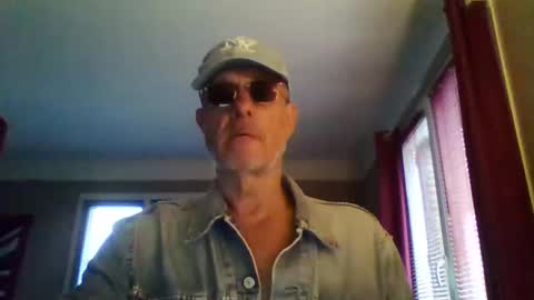 Snapshot of jerflor chatting on November 24, 3:23 pm jerflor online show from November 24, 3:23 pm