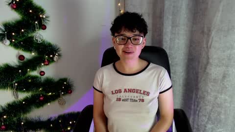 Snapshot of jero_harper1 chatting on December 6, 8:40 pm jero harper1 online show from December 6, 8:40 pm