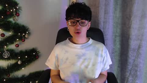 Snapshot of jero_harper1 chatting on December 18, 10:13 pm jero harper1 online show from December 18, 10:13 pm