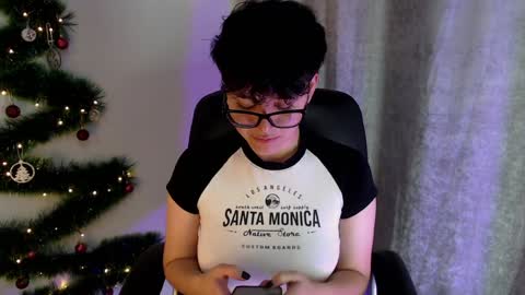 Snapshot of jero_harper1 chatting on December 31, 8:34 pm jero harper1 online show from December 31, 8:34 pm