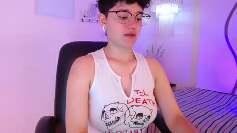 Snapshot of jero_harper1 chatting on September 15, 2:50 pm jero harper1 online show from September 15, 2:50 pm