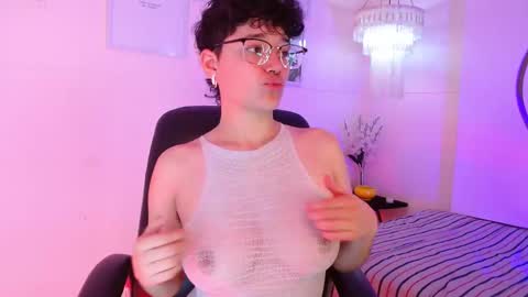 Snapshot of jero_harper1 chatting on September 16, 3:13 pm jero harper1 online show from September 16, 3:13 pm