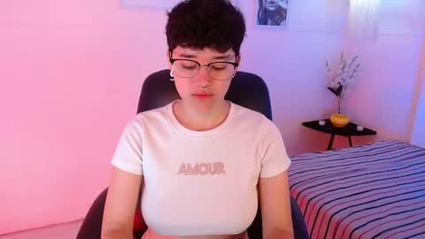 Snapshot of jero_harper1 chatting on September 19, 2:51 pm jero harper1 online show from September 19, 2:51 pm