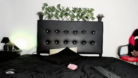 Jeronimo online show from April 12, 2:27 am