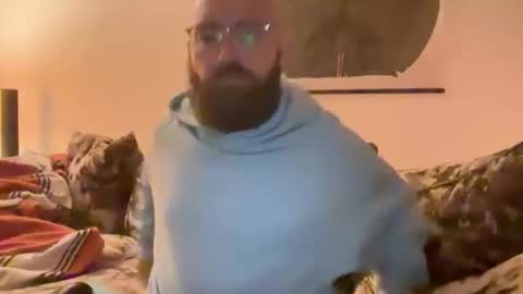 Snapshot of jerojero17 chatting on October 26, 4:40 am jerobeam online show from October 26, 4:40 am