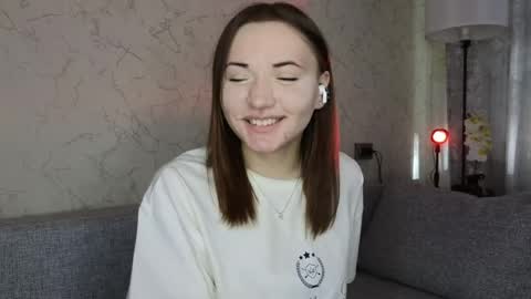 Lily online show from May 12, 2:25 pm