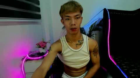 Snapshot of jersthebigasscockxxx chatting on November 7, 3:28 am jersthebigasscockxxx online show from November 7, 3:28 am