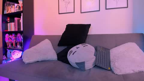 jes_foxx online show from April 11, 1:04 pm