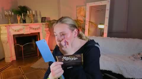 Snapshot of jes_solar chatting on September 10, 11:10 am jes_solar online show from September 10, 11:10 am