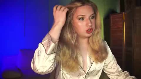 Snapshot of jes_solar chatting on September 21, 3:13 pm jes_solar online show from September 21, 3:13 pm