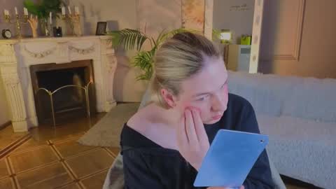 Snapshot of jes_solar chatting on September 28, 12:21 pm jes_solar online show from September 28, 12:21 pm