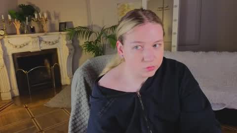 Snapshot of jes_solar chatting on October 8, 11:52 am jes_solar online show from October 8, 11:52 am