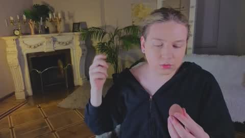 Snapshot of jes_solar chatting on October 10, 10:47 am jes_solar online show from October 10, 10:47 am