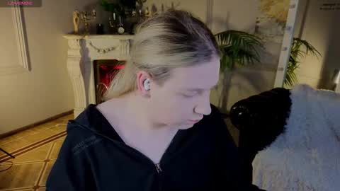 Snapshot of jes_solar chatting on November 9, 9:35 pm jes_solar online show from November 9, 9:35 pm