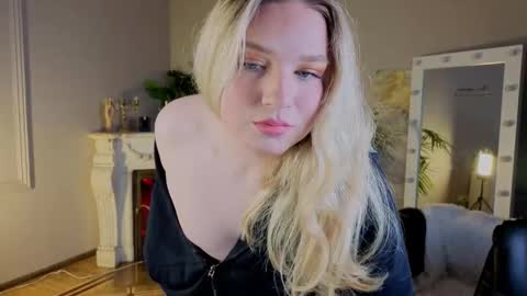 Snapshot of jes_solar chatting on November 12, 9:14 pm jes_solar online show from November 12, 9:14 pm