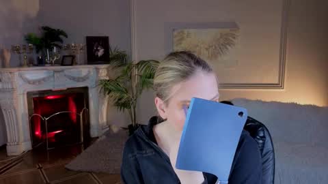 Snapshot of jes_solar chatting on November 14, 10:07 pm jes_solar online show from November 14, 10:07 pm