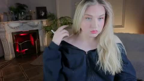 Snapshot of jes_solar chatting on November 15, 10:37 pm jes_solar online show from November 15, 10:37 pm