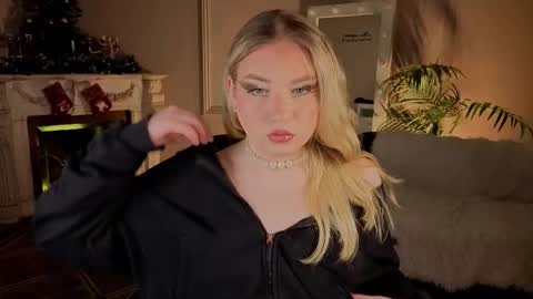 jes_solar online show from December 15, 9:41 pm